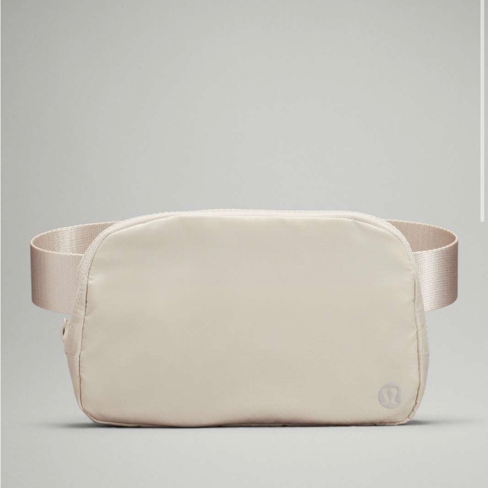 Lululemon Everywhere Belt Bag in White Opal - 1L